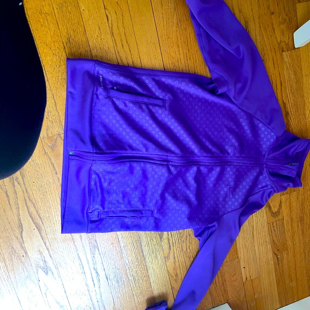 Women’s Nike jacket Size Medium.